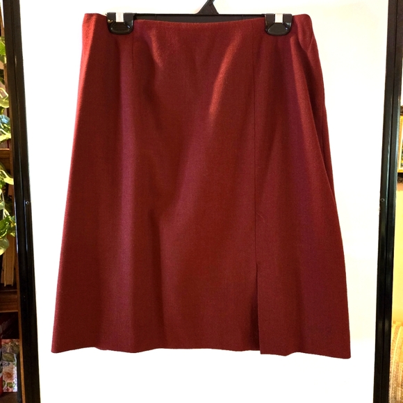 Andrea Viccaro Burgundy & Black Woman's Business Suit, Size 12/14 - Picture 11 of 12